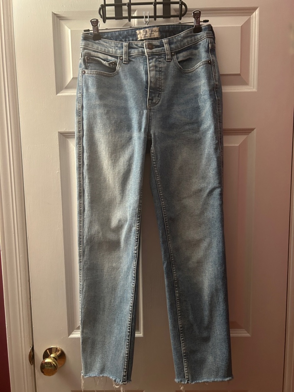 Free People We The Free Curvy Straight-Leg Jeans Size 27 Light Wash Raw Hem
